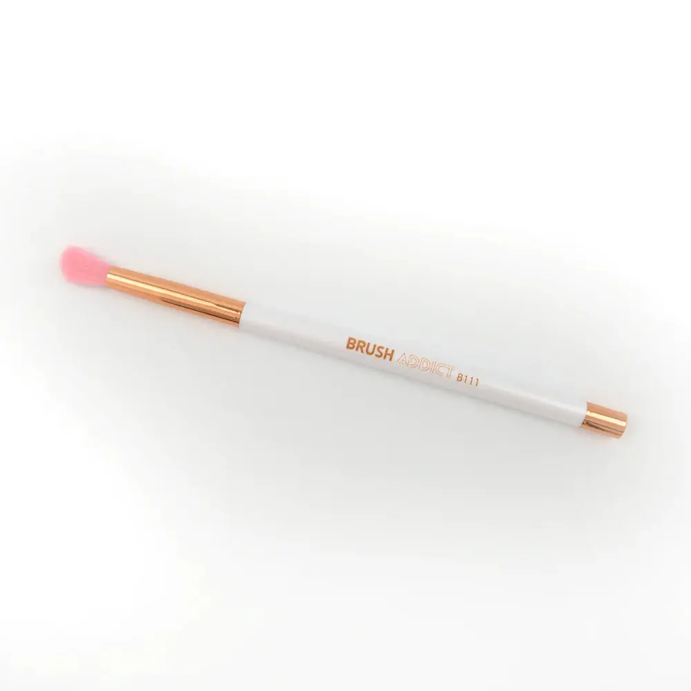 Brush Addict Light Blending Brush - B111